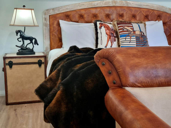 Bedroom 2, Leogate Estate Villas, Cessnock