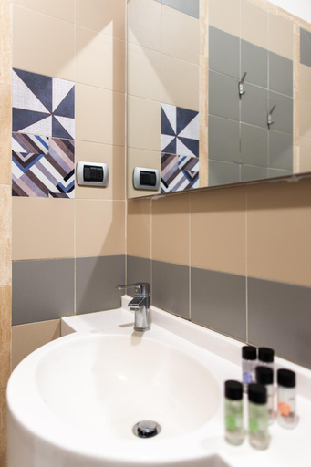Bathroom 4, LH Hotel Del Lago Bracciano, Roma