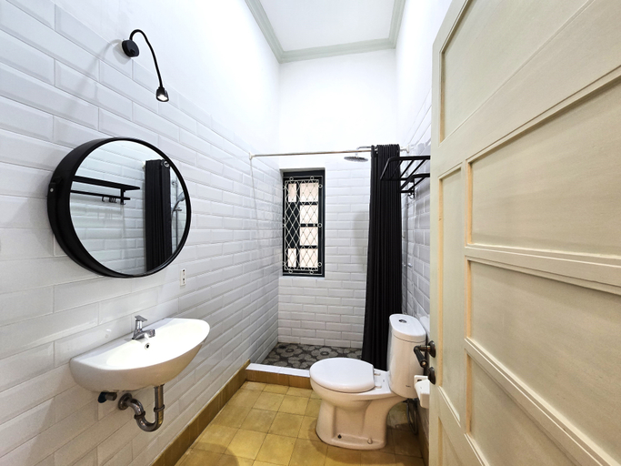 Omah Ceria Guest House - Tap to explore photos