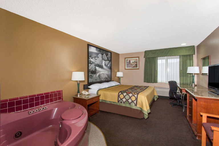 Bedroom 3, Super 8 by Wyndham Baker City, Baker