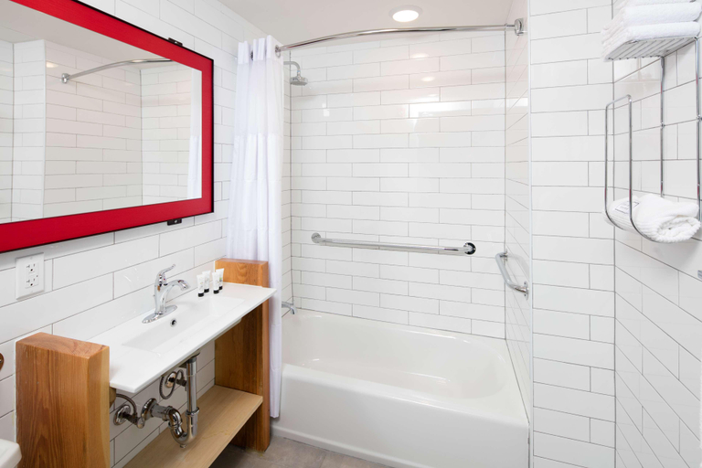 Bathroom 4, Hotel 1080, New York