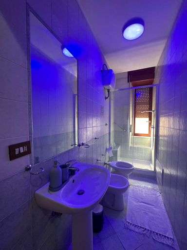 Bathroom 2, La Casa Del Cinema, Napoli