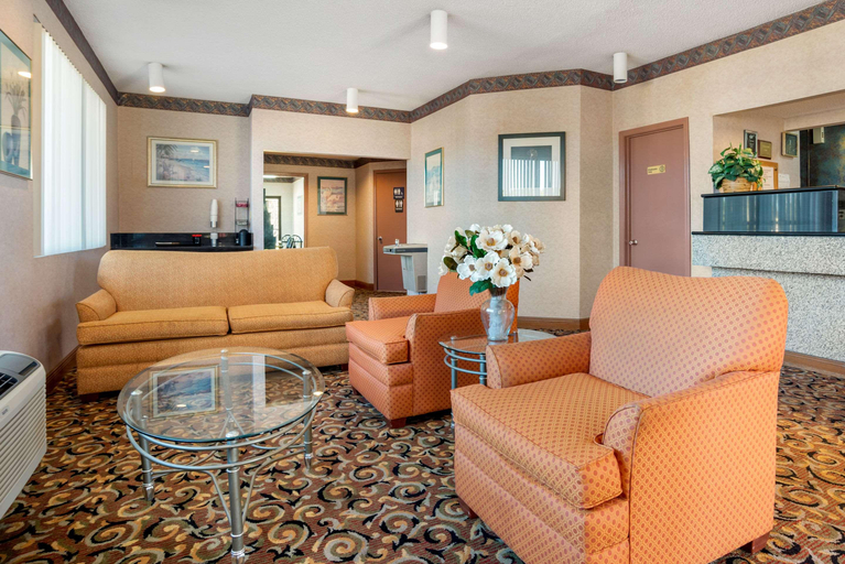 Public Area 2, Econo Lodge Inn & Suites Forest, Scott