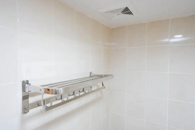 Bathroom 11