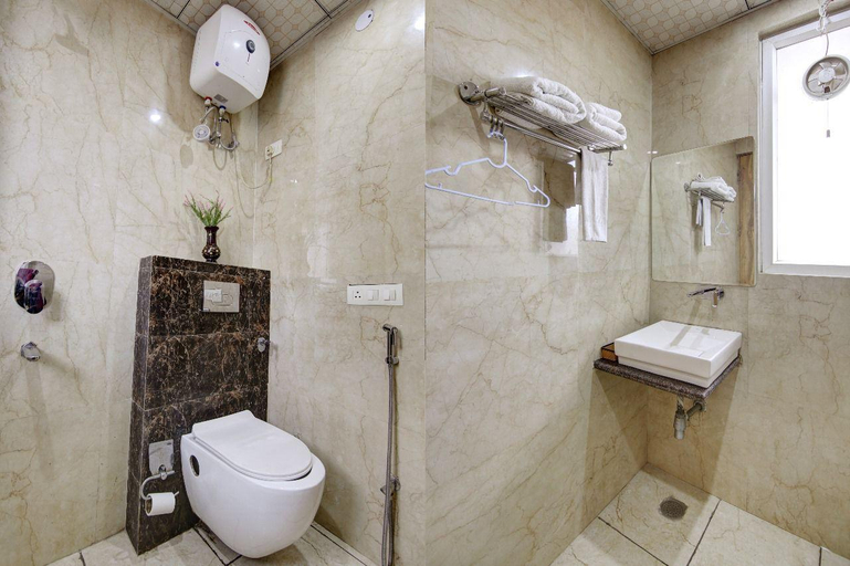Bathroom 4, Niketan Boutique @ Medicity Medanta, Gurgaon