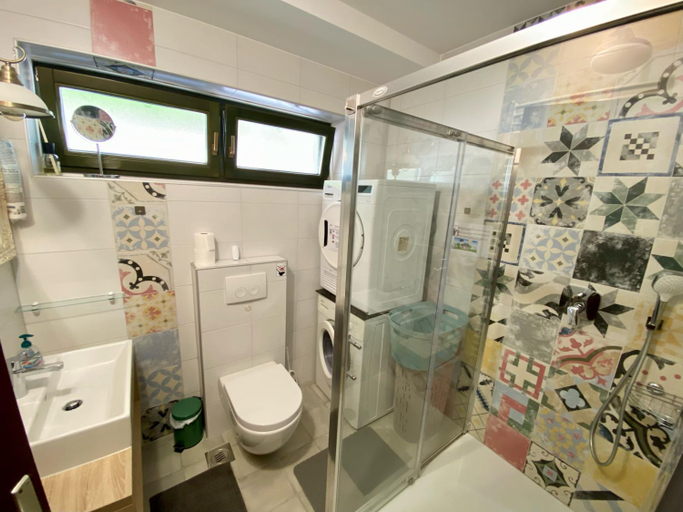 Bathroom 4, Villa Colapis, Ozalj
