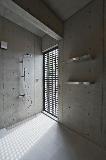 Shower 5, 大浦別邸いんぎーぬむい, Nago