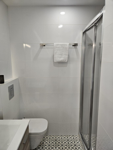 Bathroom 3, Villa Verde, Madrid