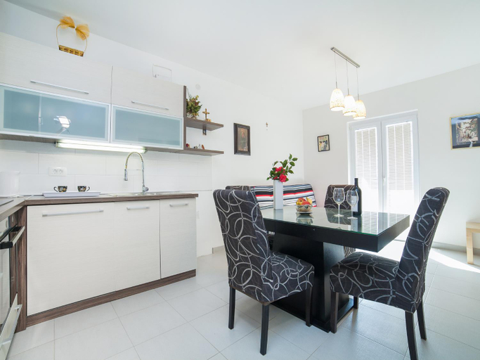 Kitchen 2, Apartments Franovic