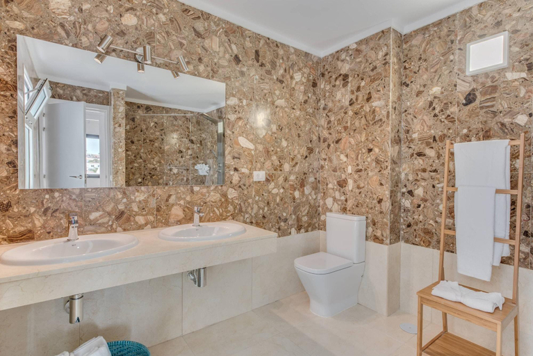 Bathroom 4, Haciendas Iv, Santa Cruz de Tenerife