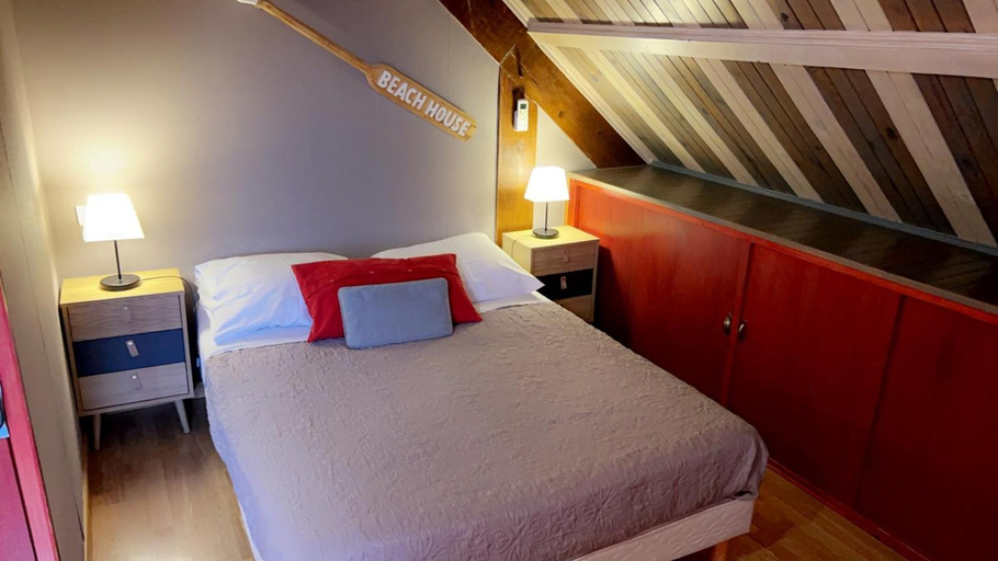 Bedroom 2, Domaine de la Borde, Jura