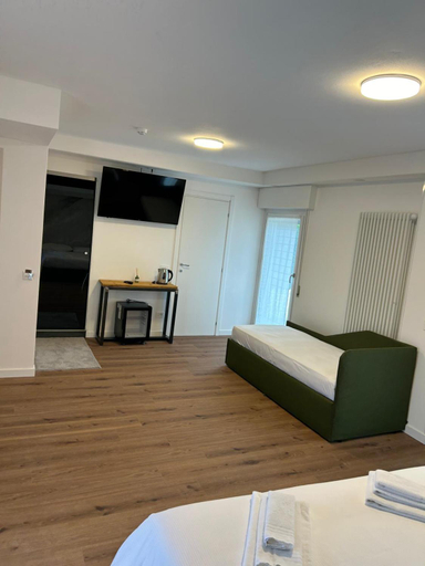 Bedroom 16