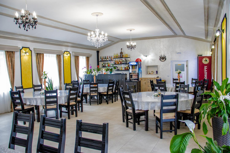 Others 2, Ge-Lux, Avram Iancu