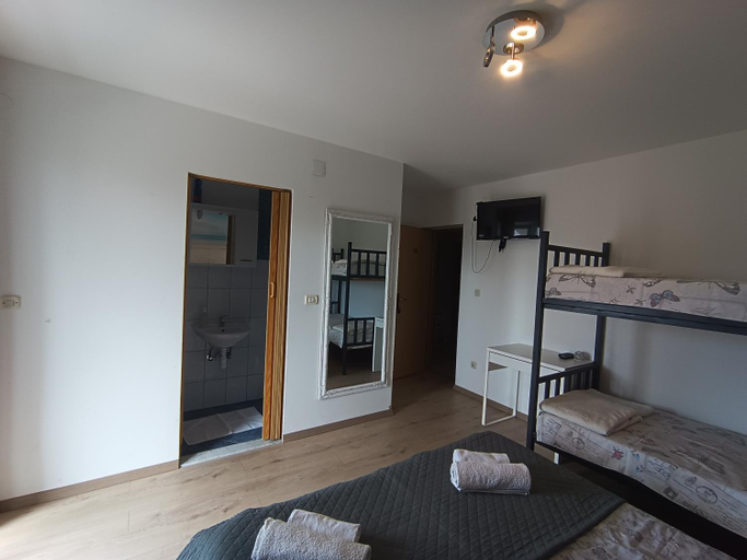 Others 3, Apartments Jonjic, Vodice