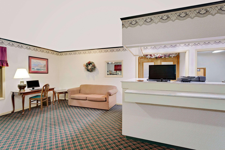Public Area 2, Super 8 by Wyndham Hillsville, Carroll