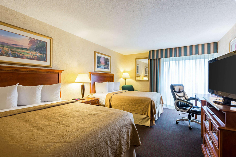 Bedroom 3, Quality Inn & Conference Center I-80 Grand Island, Hall