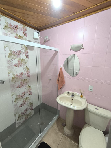 Others 5, Uma casinha rosa no Pacaembu, São Paulo