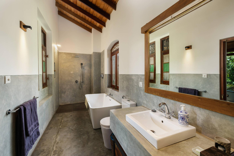 Bathroom 5, Royal Indigo Villa, Habaraduwa
