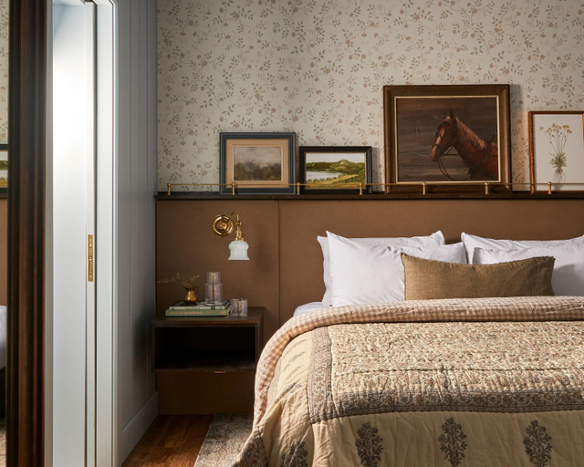 Bedroom 2, The June Motel, Beaver Valley, Grey