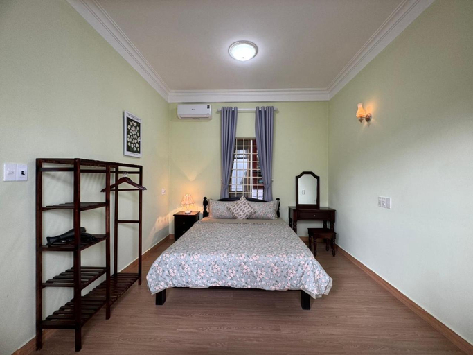 Bedroom 16