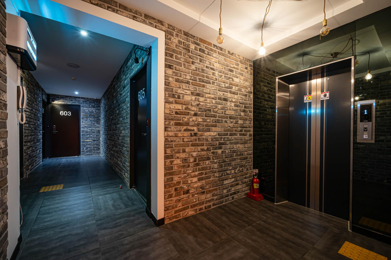 Others 4, Design Hotel XYM, Jung