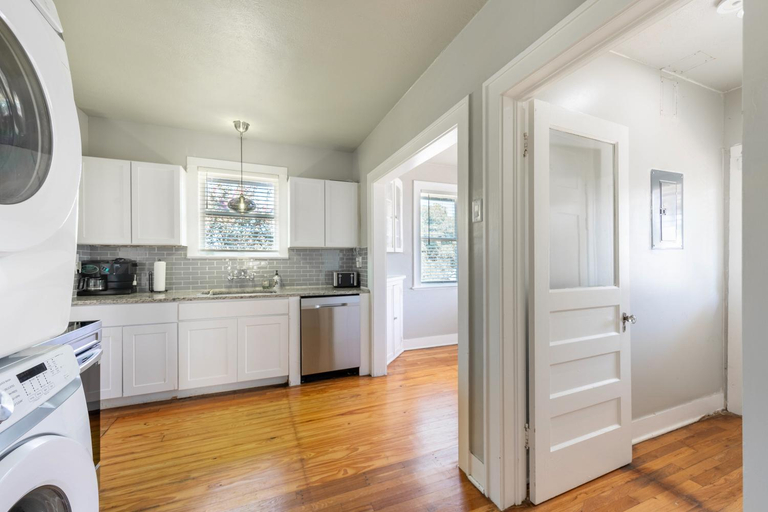 Others 5, 2 bedroom unit near downtown, Bexar