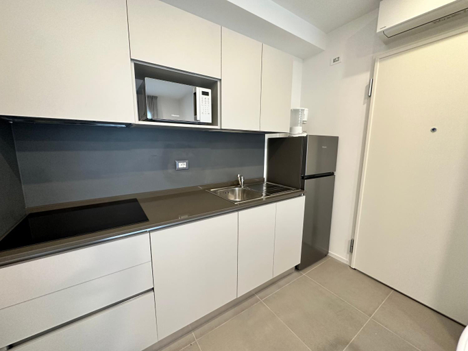 Others 5, Nuovo condominio con piscina e garage, Venezia