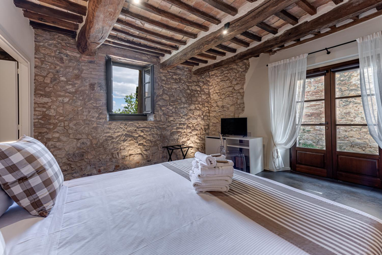 Bedroom, b&b BORGO CAPITANO COLLECTION Albergo diffuso, Village Experience - Centro Storico, Siena