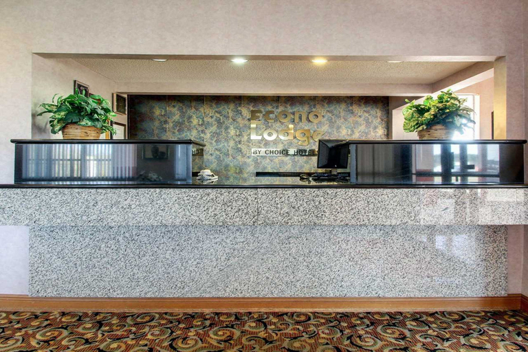 Public Area 2, Econo Lodge Inn & Suites Forest, Scott