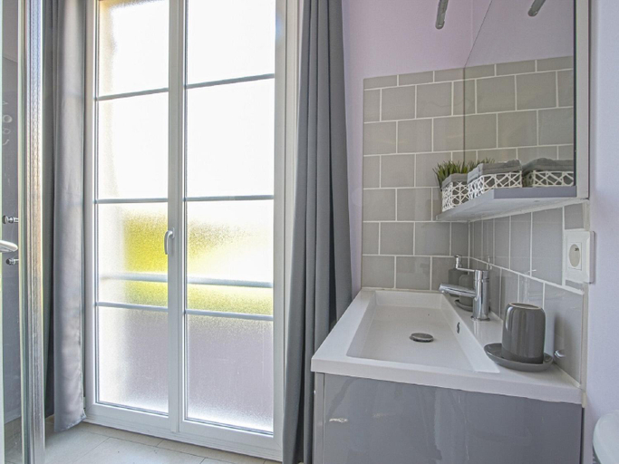 Bathroom 3, Seaside Escape for Families, Calvados