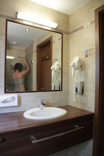 Bathroom 4, To Wellness Hotel, Rétság