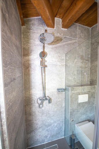 Bathroom 27