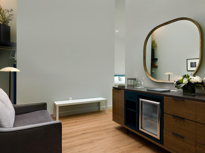 Bathroom 4, Acqua Hotel, Marin