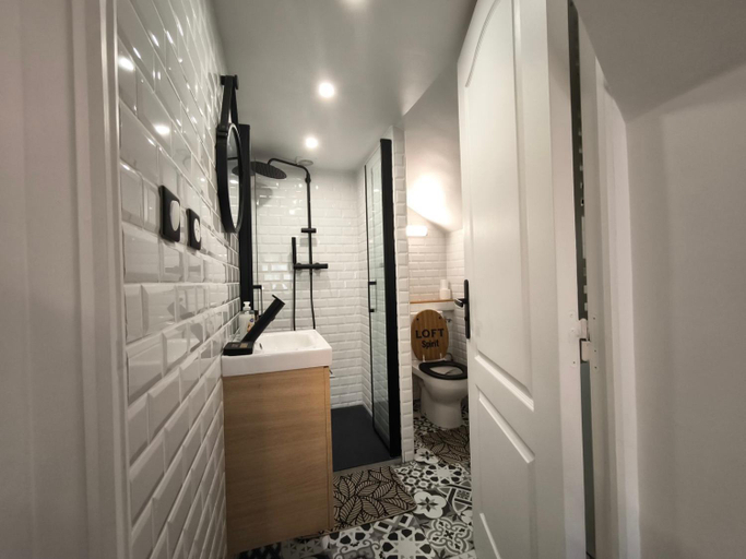Bathroom 2, Gites Zz - WiFi Fibre - Netflix, Disney - Sejours Pro, Aisne