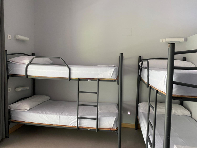Others 5, Albergue de Villava, Navarra