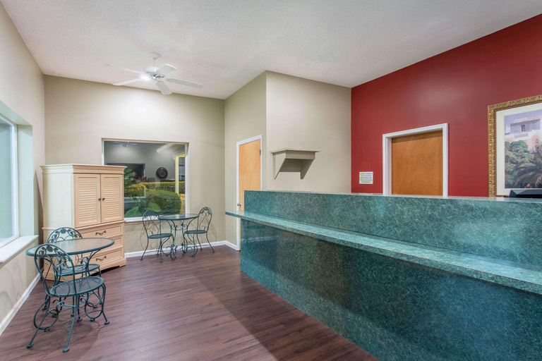 Public Area 2, Super 8 by Wyndham Monticello, Jefferson