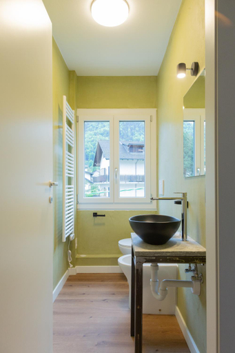 Bathroom 8