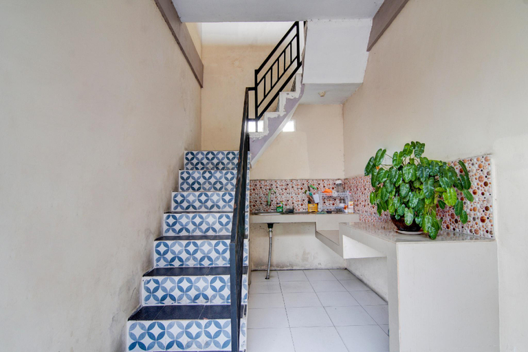Public Area 2, OYO 92861 Raya Guest House Syariah, Pekanbaru