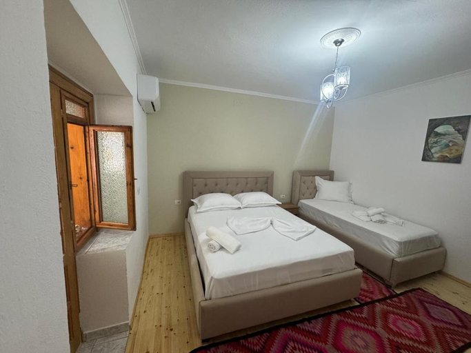 Others 5, Garden Guest House, Përmetit