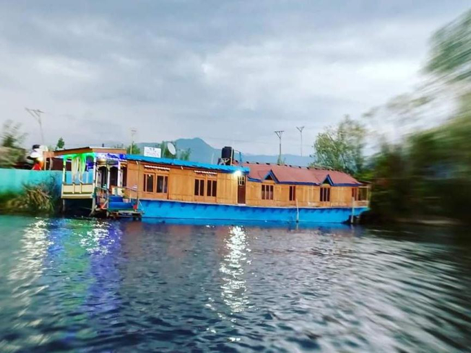 Others 4, H.B.victoria Garden, Srinagar