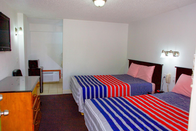 Bedroom 5, Knights Inn Harrisonville, Kansas City
