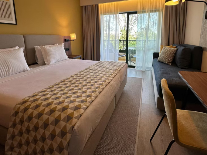 Bedroom 3, Holiday Inn ALGARVE ALBUFEIRA by IHG, Albufeira