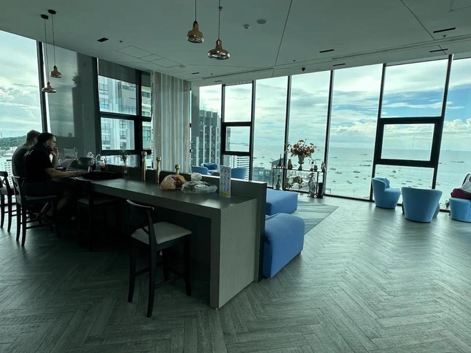 5, The Base Central Luxury Condo With Infinity Pool, Pattaya