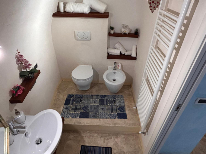 Bathroom 20