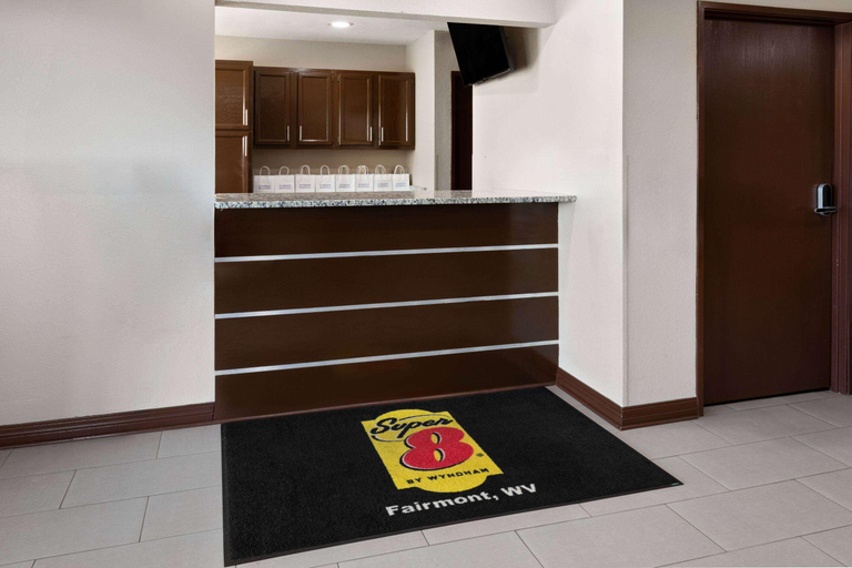 Public Area 2, Super 8 by Wyndham Fairmont, Marion