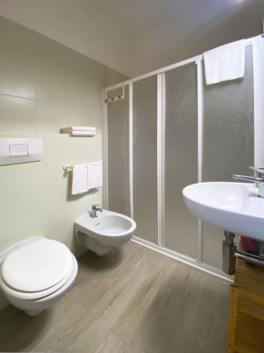 Others 5, Residence Intur, Livorno