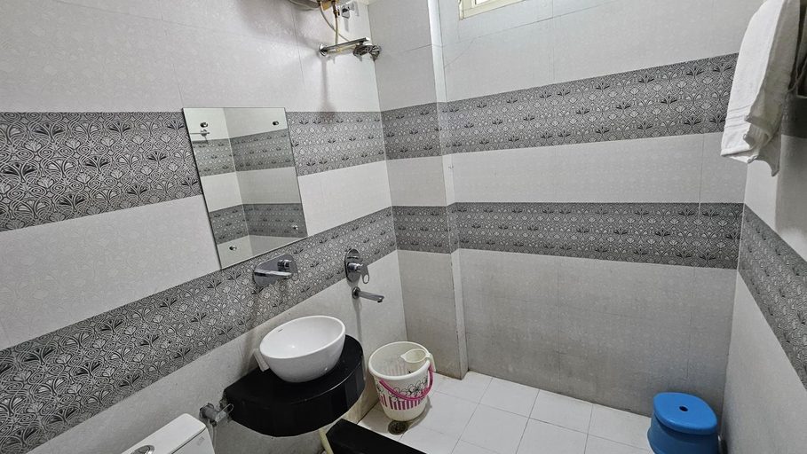 Bathroom 8