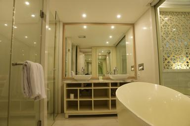 Bathroom 27