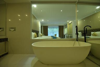 Bathroom 26