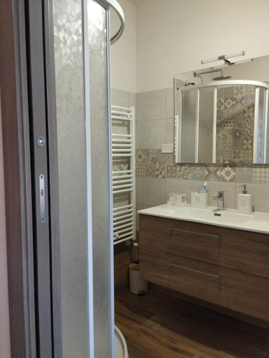 Bathroom, Petalo Rosso b&b, Latina